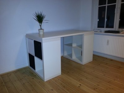 schreibtisch